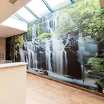 瓦兹和美瑞驰酒店 酒店 瓦兹