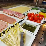 瓦兹和美瑞驰酒店
