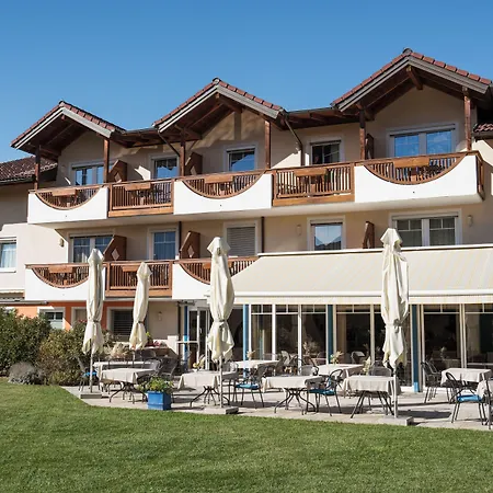 瓦兹和美瑞驰酒店