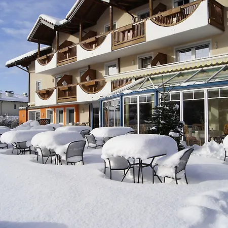 瓦兹和美瑞驰酒店