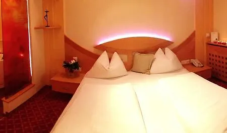 瓦兹和美瑞驰酒店 瓦兹